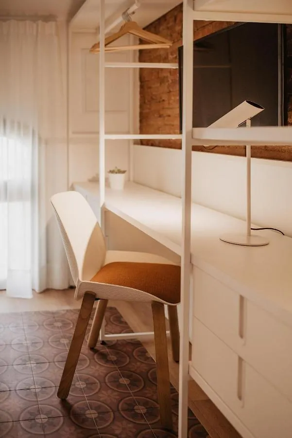 Bed and Breakfast Petit Luxe Volta Terrassa 0*,  España
