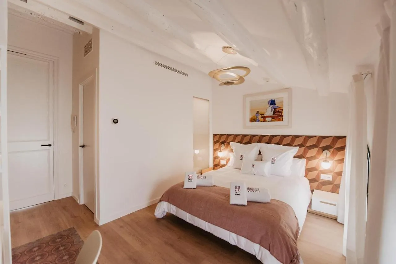 Bed and Breakfast Petit Luxe Volta Terrassa 0*,  España